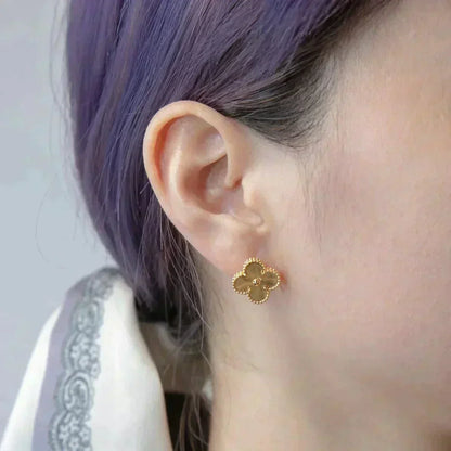 [Love's Uplift]CLOVER MEDIUM 1 MOTIFS LASER EARRINGS