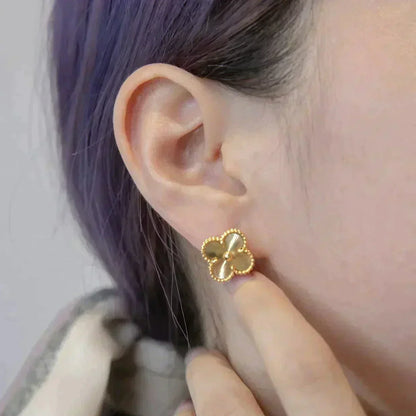 [Love's Uplift]CLOVER MEDIUM 1 MOTIFS LASER EARRINGS