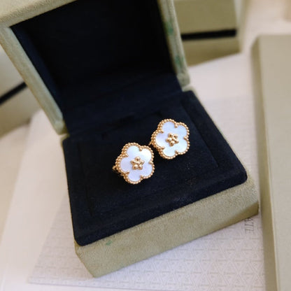 [Love's Uplift]LUCKY PINK GOLD WHITE MOP EARRINGS