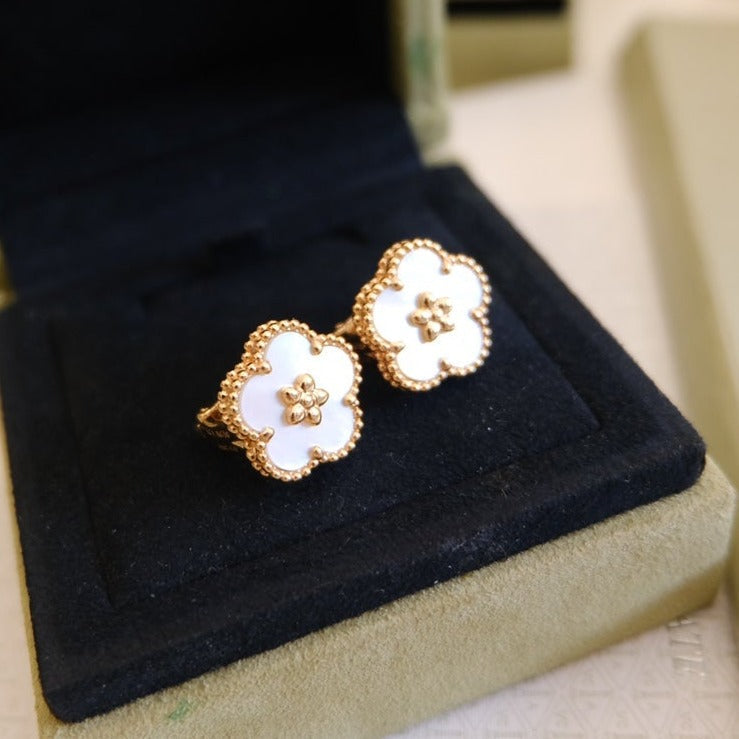 [Love's Uplift]LUCKY PINK GOLD WHITE MOP EARRINGS