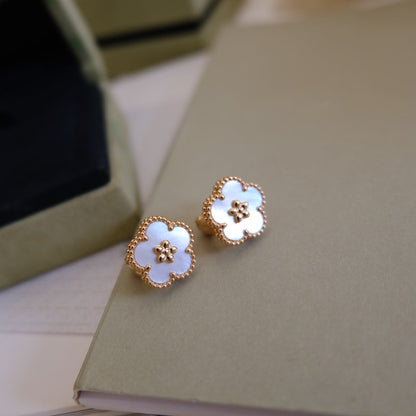 [Love's Uplift]LUCKY PINK GOLD WHITE MOP EARRINGS