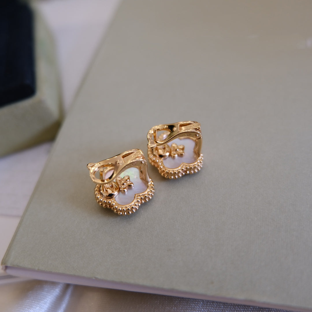 [Love's Uplift]LUCKY PINK GOLD WHITE MOP EARRINGS