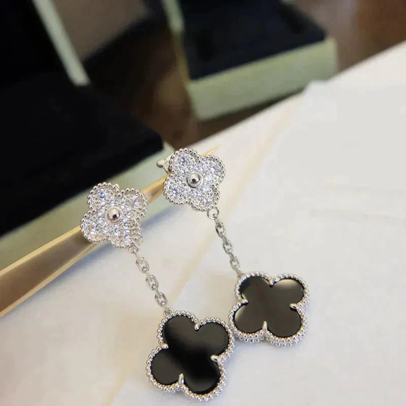[Love's Uplift]CLOVER 2 MOTIFS  DIAMOND ONYX EARRINGS SILVER