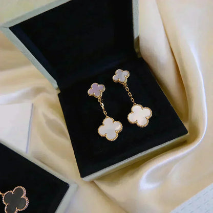 [Love's Uplift]CLOVER 2 MOTIF WHITE MOP EARRINGS