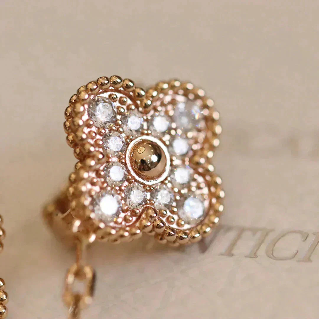 [Love's Uplift]CLOVER MEDIUM 1 MOTIFS FUll DIAMOND EARRINGS