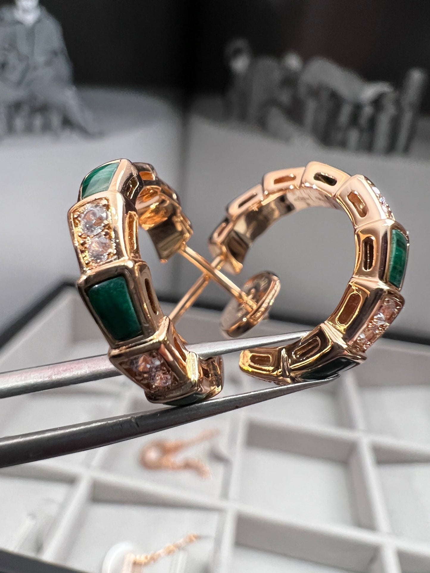 [Love's Uplift]SERPENTI MALACHITE PINK GOLD EARRINGS
