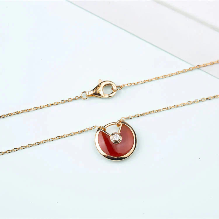 [Love's Uplift]AMULETTE GOLD CARNELIAN ONYX NECKLACE