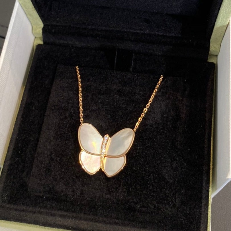 [Love's Uplift]BUTTERFLY GOLD MOP DIAMOND NECKLACE