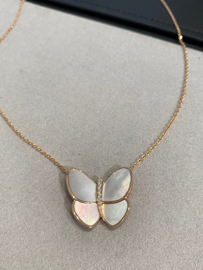[Love's Uplift]BUTTERFLY GOLD MOP DIAMOND NECKLACE