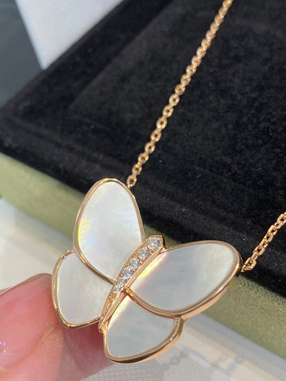 [Love's Uplift]BUTTERFLY GOLD MOP DIAMOND NECKLACE