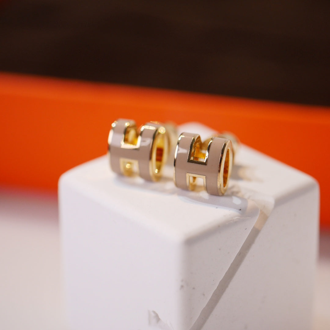 [Love's Uplift]MINI POP H GOLD EARRINGS GREY