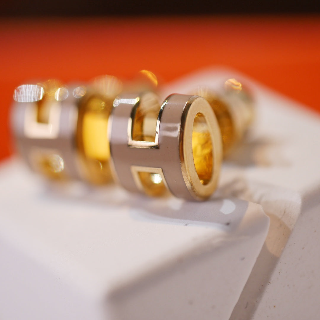 [Love's Uplift]MINI POP H GOLD EARRINGS GREY