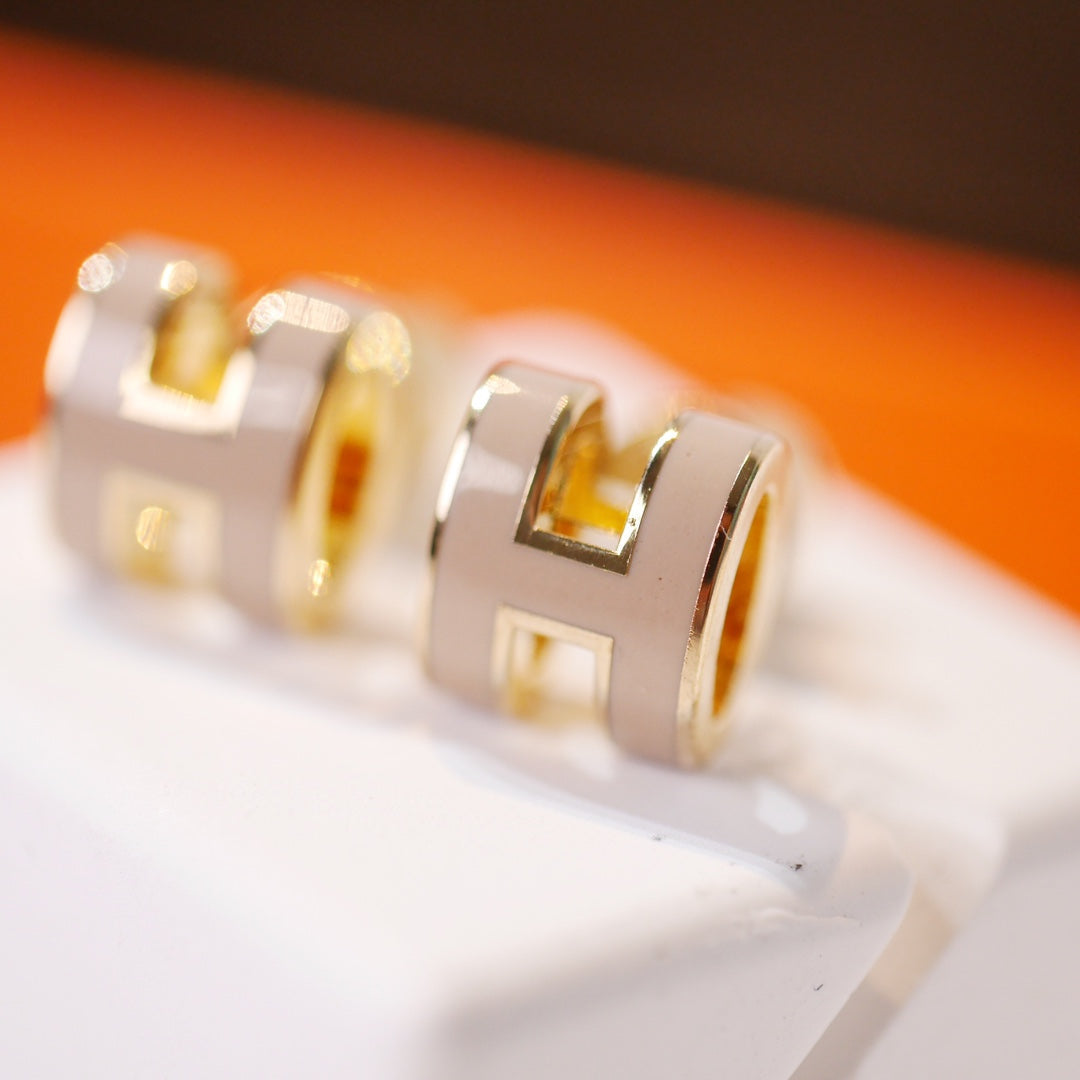 [Love's Uplift]MINI POP H GOLD EARRINGS GREY