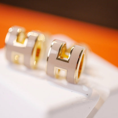 [Love's Uplift]MINI POP H GOLD EARRINGS GREY