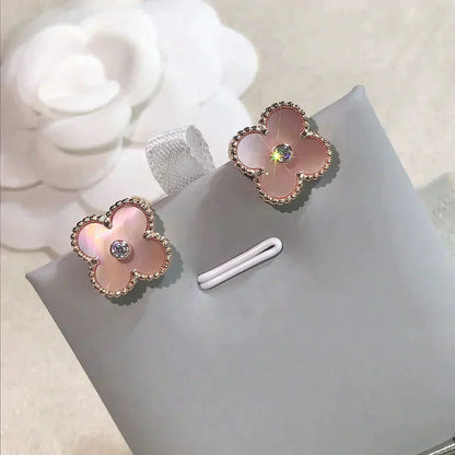 [Love's Uplift]CLOVER MEDIUM 1 MOTIFS  PINK MOP DIAMOND EARRINGS