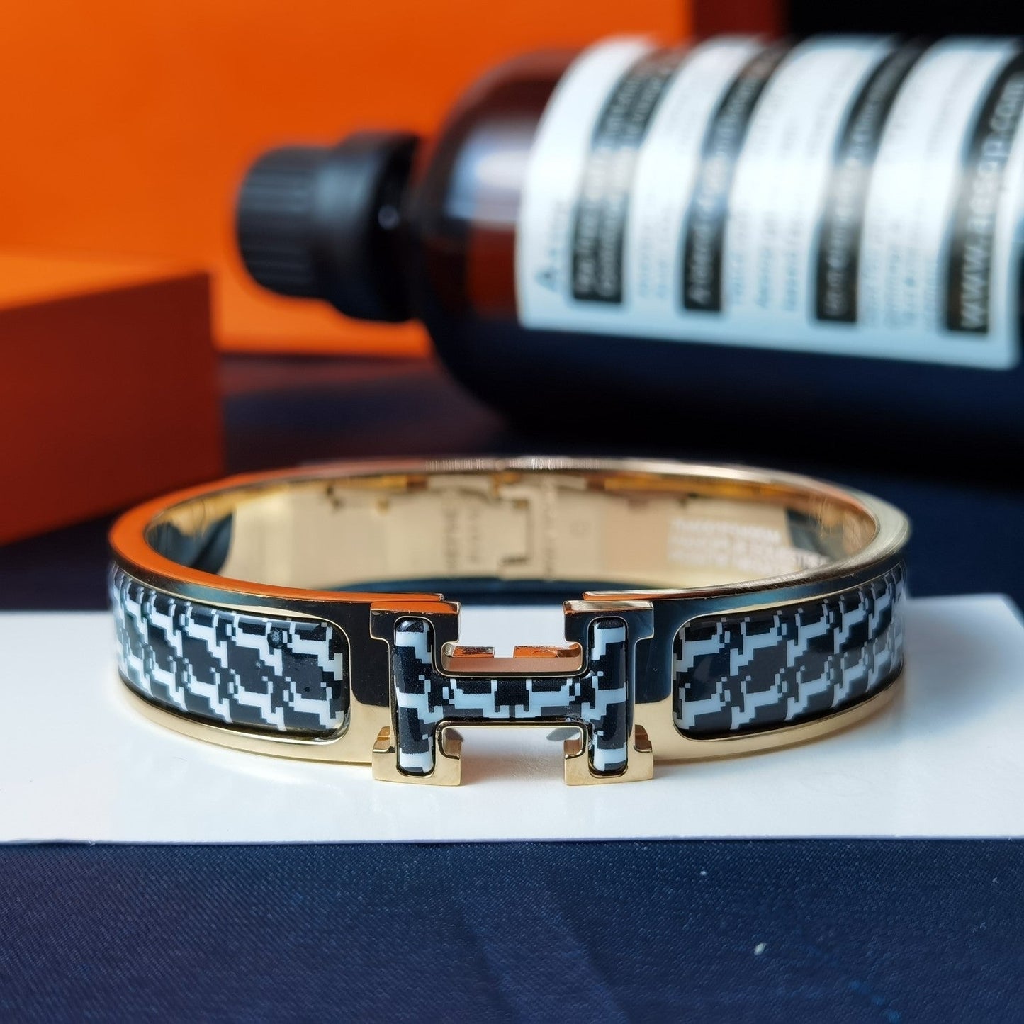 [Love's Uplift]H HORSE BRACELET 12MM