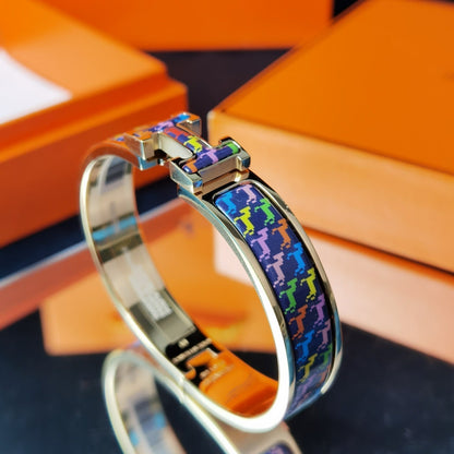 [Love's Uplift]H HORSE BRACELET 12MM