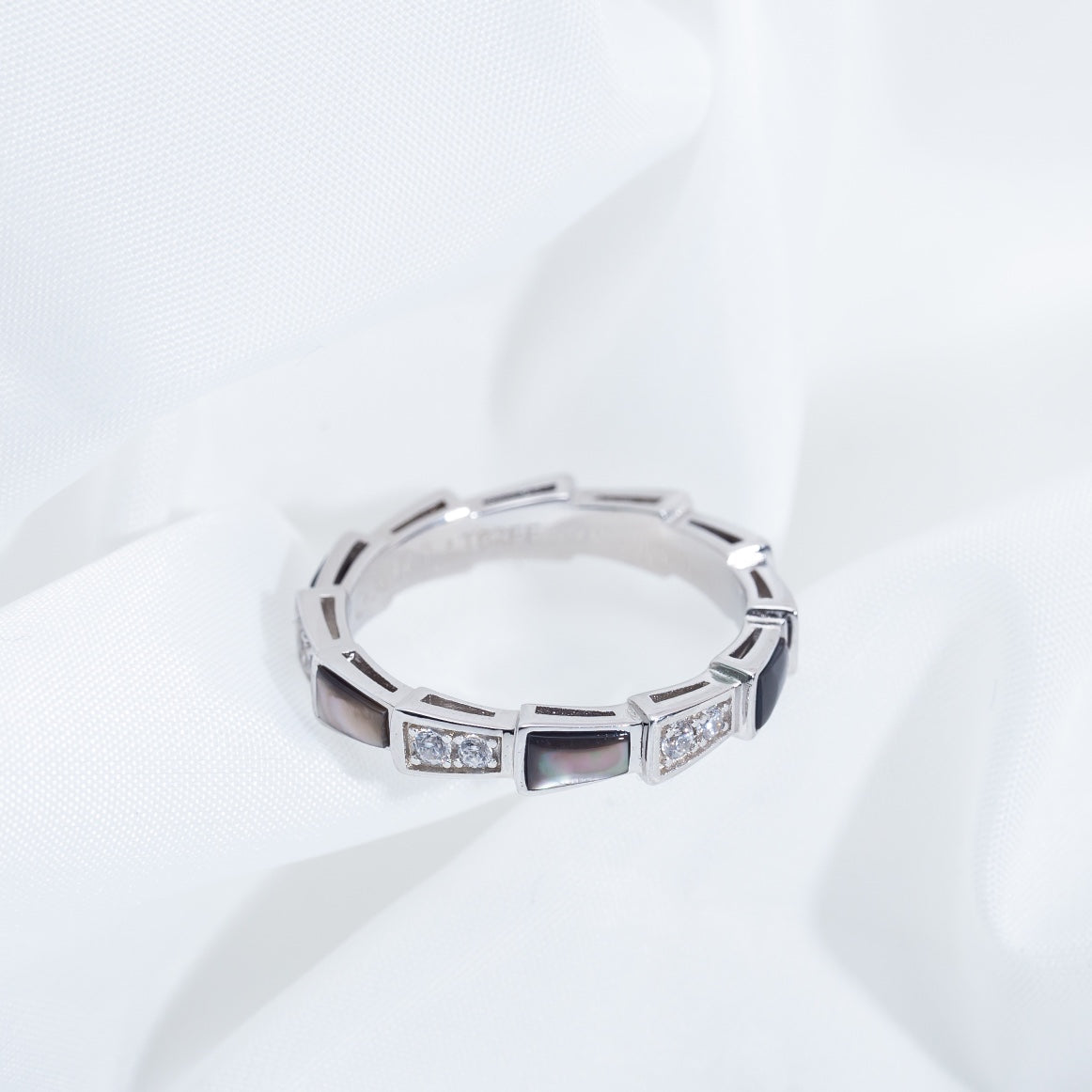[Love's Uplift]SERPENTI RING SILVER  DIAMOND BLACK MOP 3MM