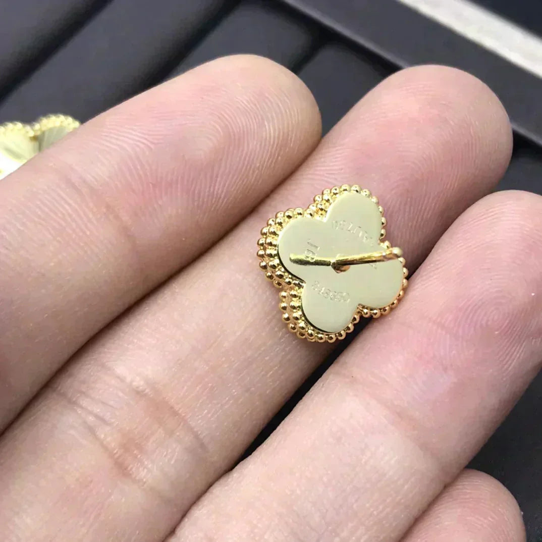 [Love's Uplift]CLOVER MINI 9.5MM LASER EARRINGS