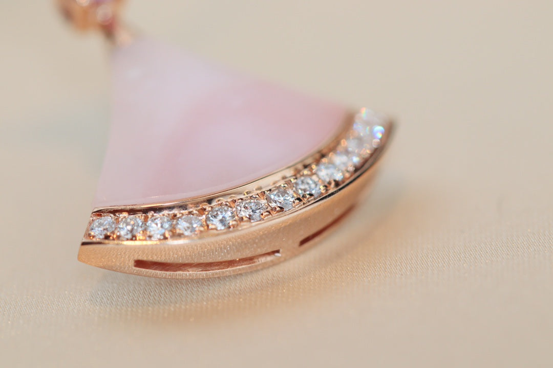 [Love's Uplift]DREAM NECKLACE PINK MOP DIAMOND