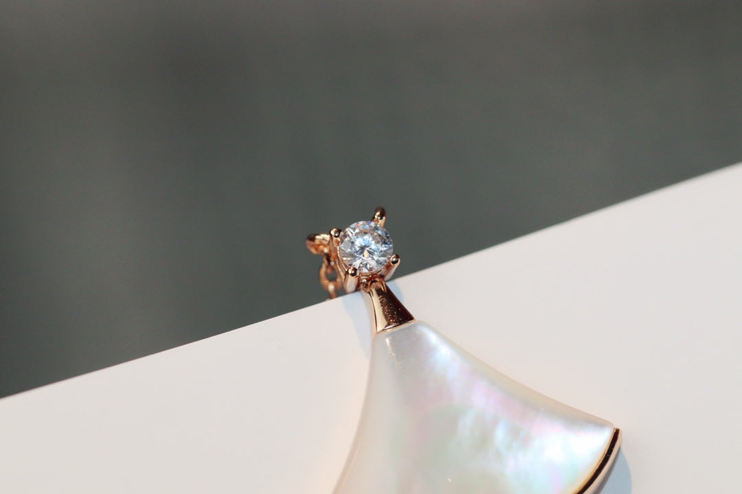 [Love's Uplift]DREAM NECKLACE WHITE MOP PINK GOLD 1 DIAMOND