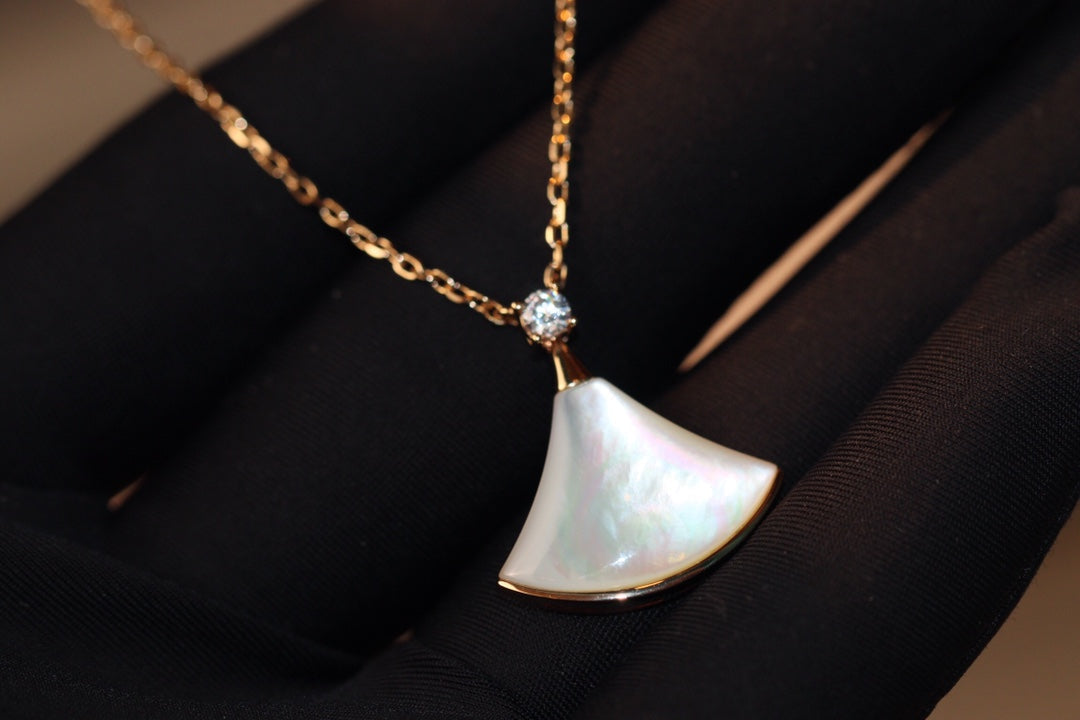 [Love's Uplift]DREAM NECKLACE WHITE MOP PINK GOLD 1 DIAMOND
