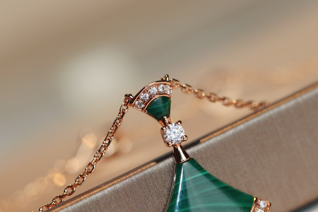 [Love's Uplift]DREAM NECKLACE MALACHITE DIAMOND