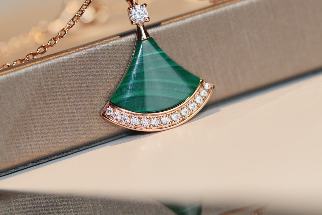[Love's Uplift]DREAM NECKLACE MALACHITE DIAMOND