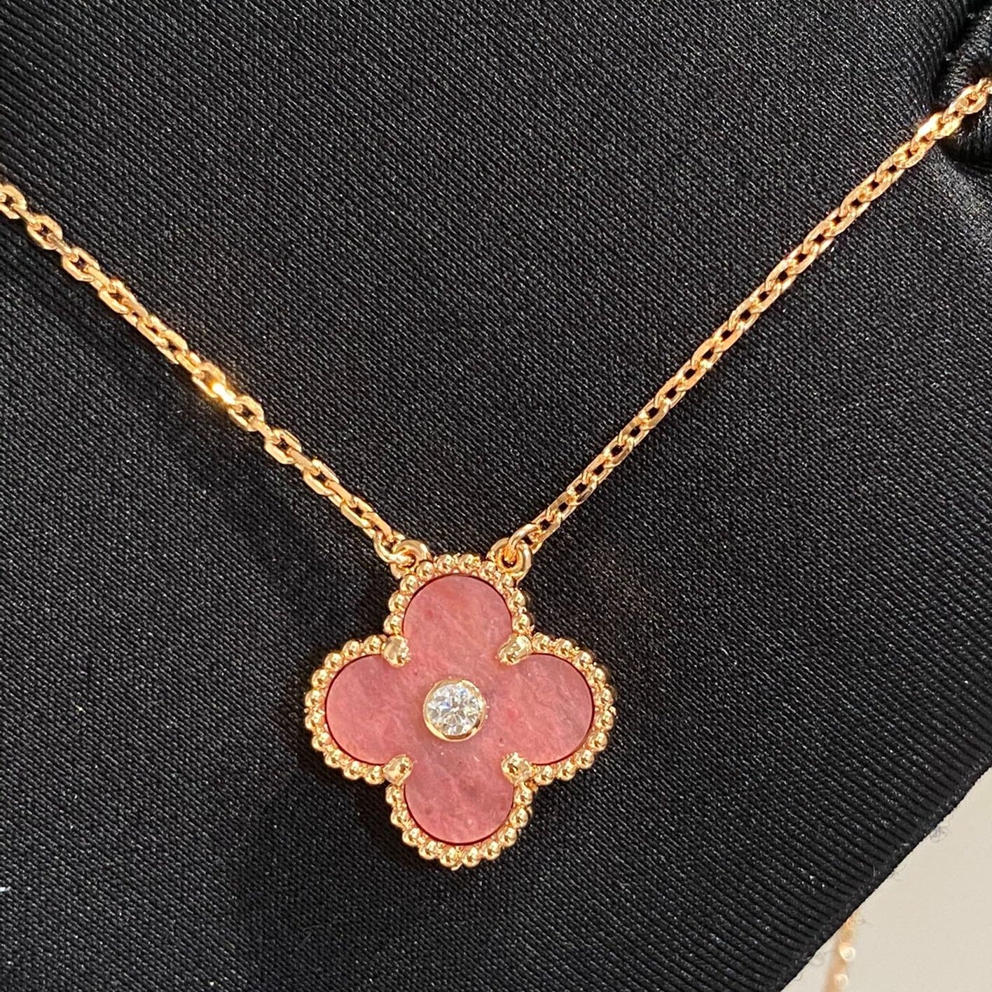 [Love's Uplift]CLOVER 15MM DIAMOND RHODONITE NECKLACE