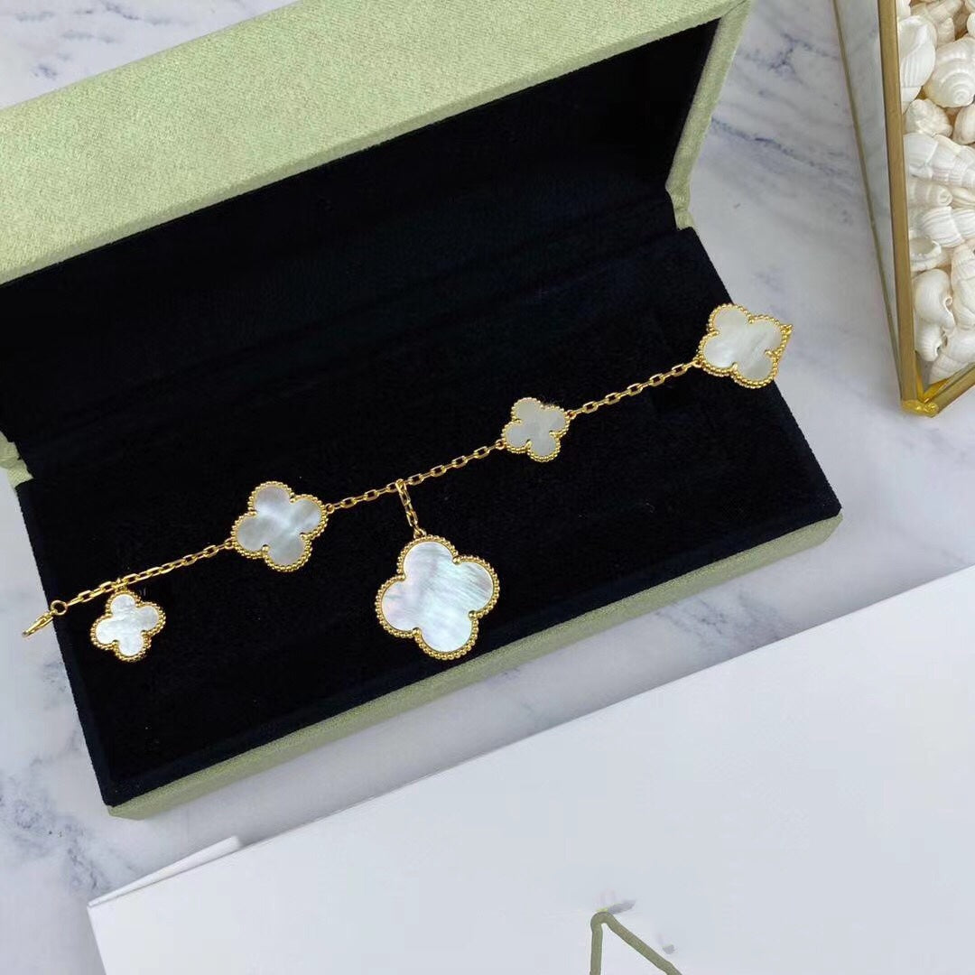 [Love's Uplift]MAGIC CLOVER MOP GOLD BRACELET 5 MOTIFS