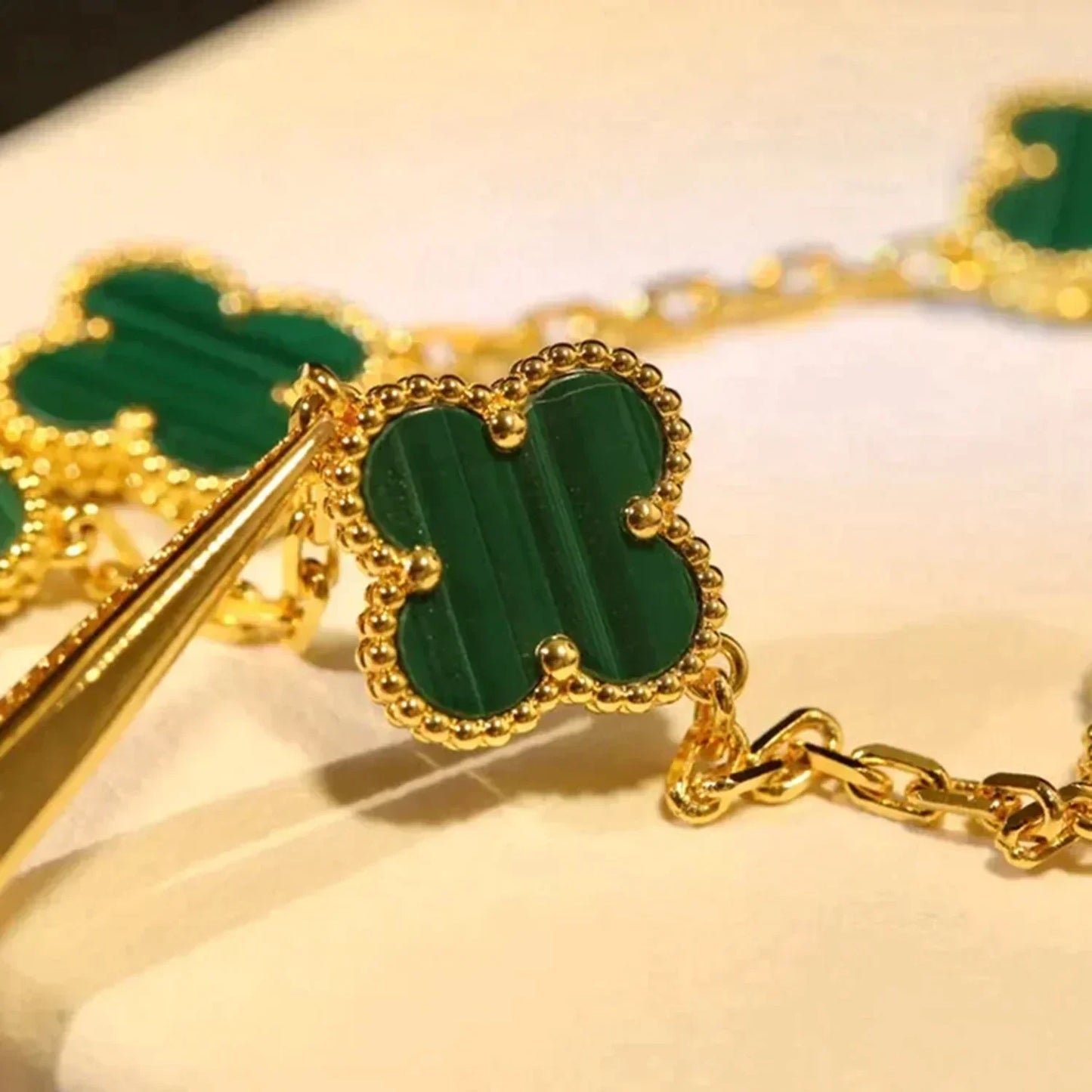 [Love's Uplift]CLOVER 5 MOTIFS MALACHITE BRACELET