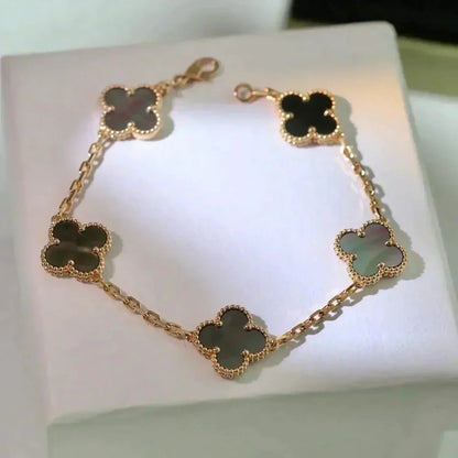 [Love's Uplift]CLOVER 5 MOTIF GRAY MOP  BRACELET