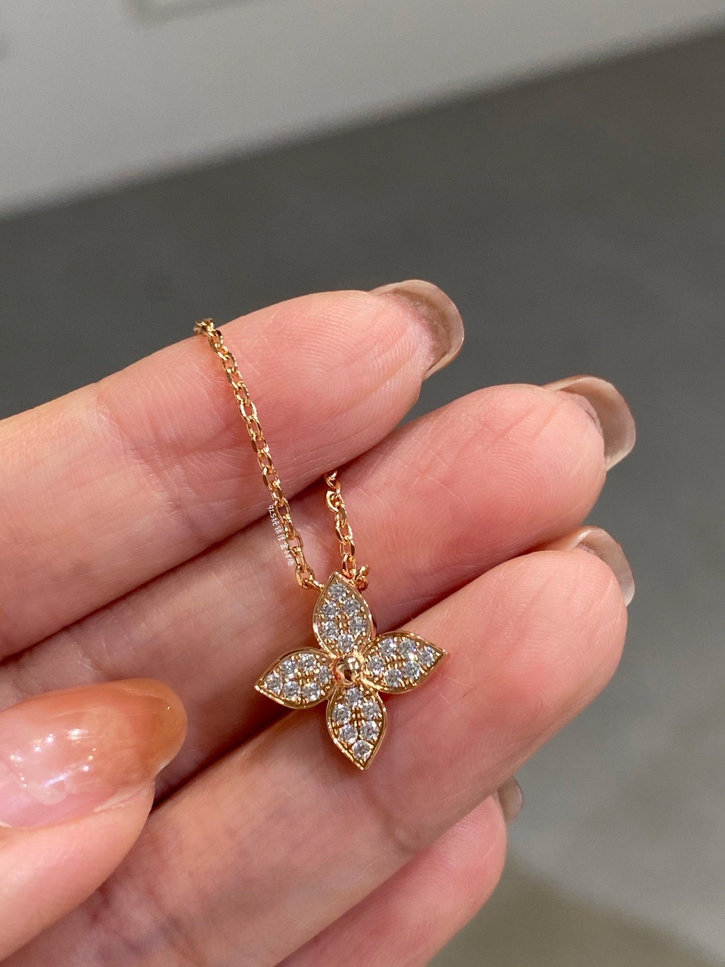 [Love's Uplift]STAR DIAMOND NECKALCE