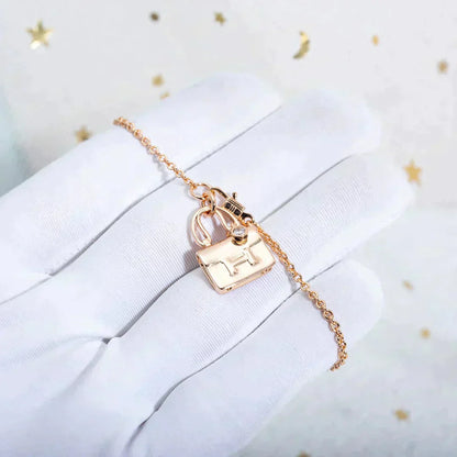 [Love's Uplift]AMULETTE PEDANT ROSE GOLD NECKLACE
