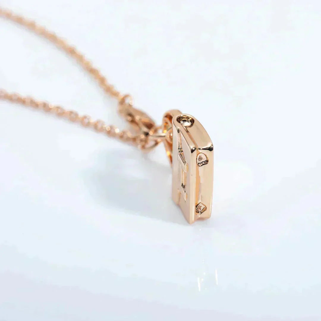 [Love's Uplift]AMULETTE PEDANT ROSE GOLD NECKLACE
