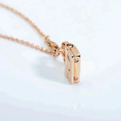 [Love's Uplift]AMULETTE PEDANT ROSE GOLD NECKLACE