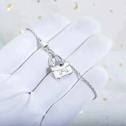 [Love's Uplift]AMULETTE PEDANT SILVER NECKLACE