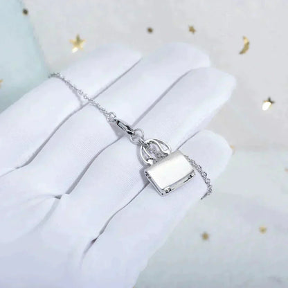 [Love's Uplift]AMULETTE PEDANT SILVER NECKLACE