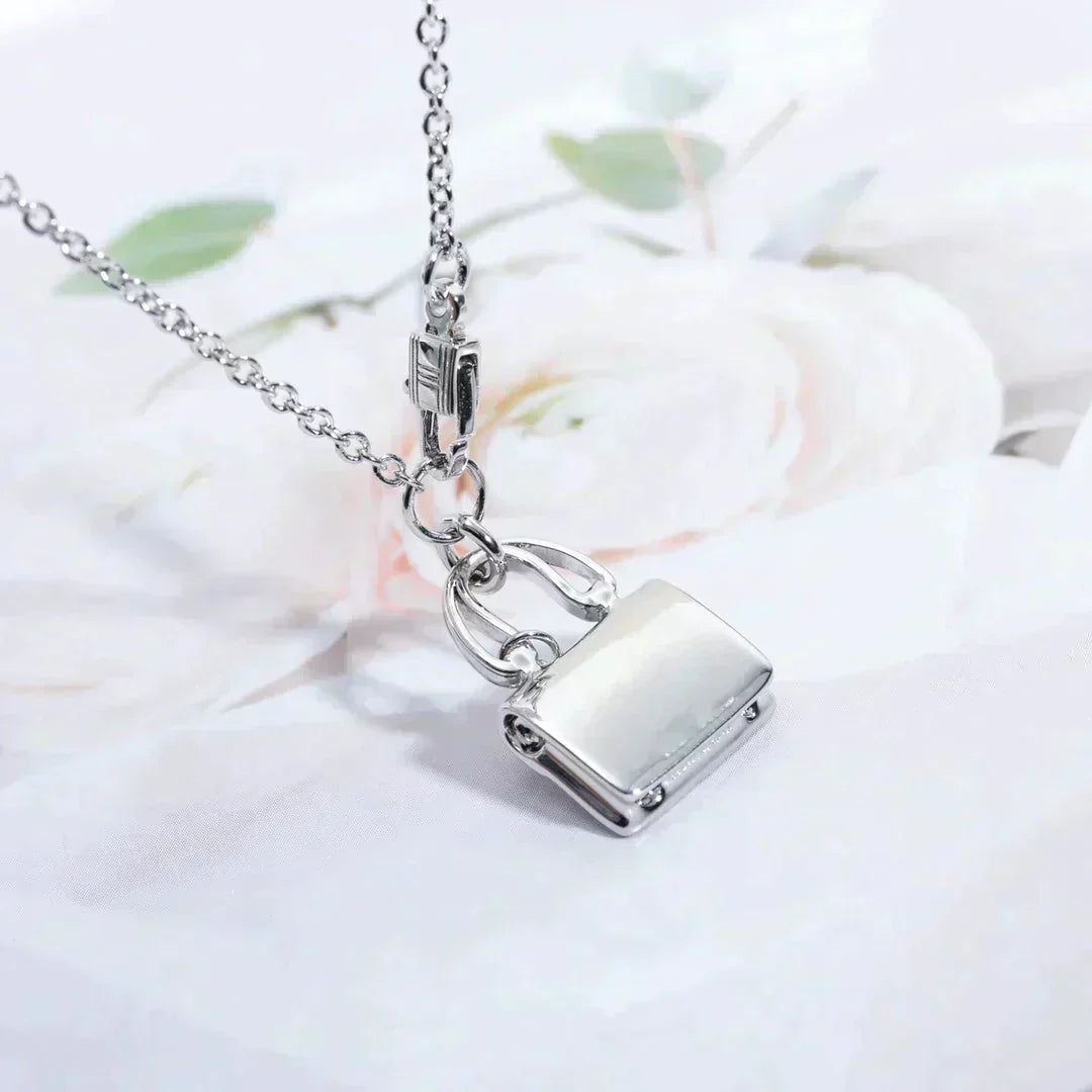 [Love's Uplift]AMULETTE PEDANT SILVER NECKLACE