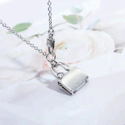 [Love's Uplift]AMULETTE PEDANT SILVER NECKLACE