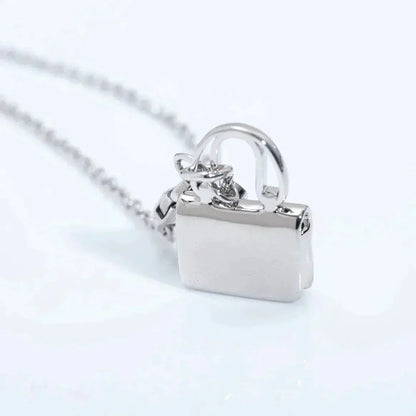 [Love's Uplift]AMULETTE PEDANT SILVER NECKLACE