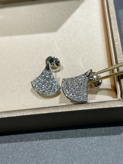 [Love's Uplift]DREAM STUD EARRINGS DIAMOND