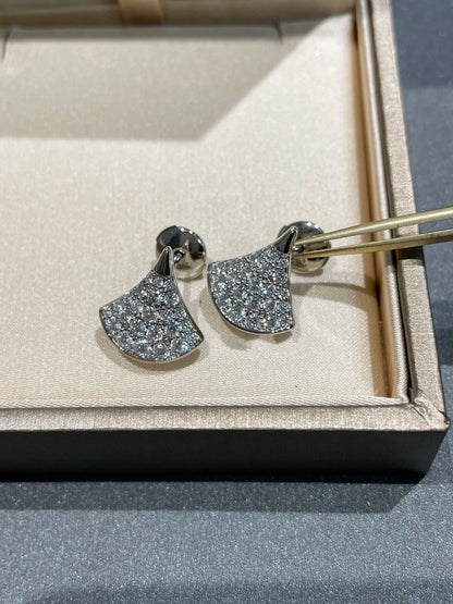 [Love's Uplift]DREAM STUD EARRINGS DIAMOND