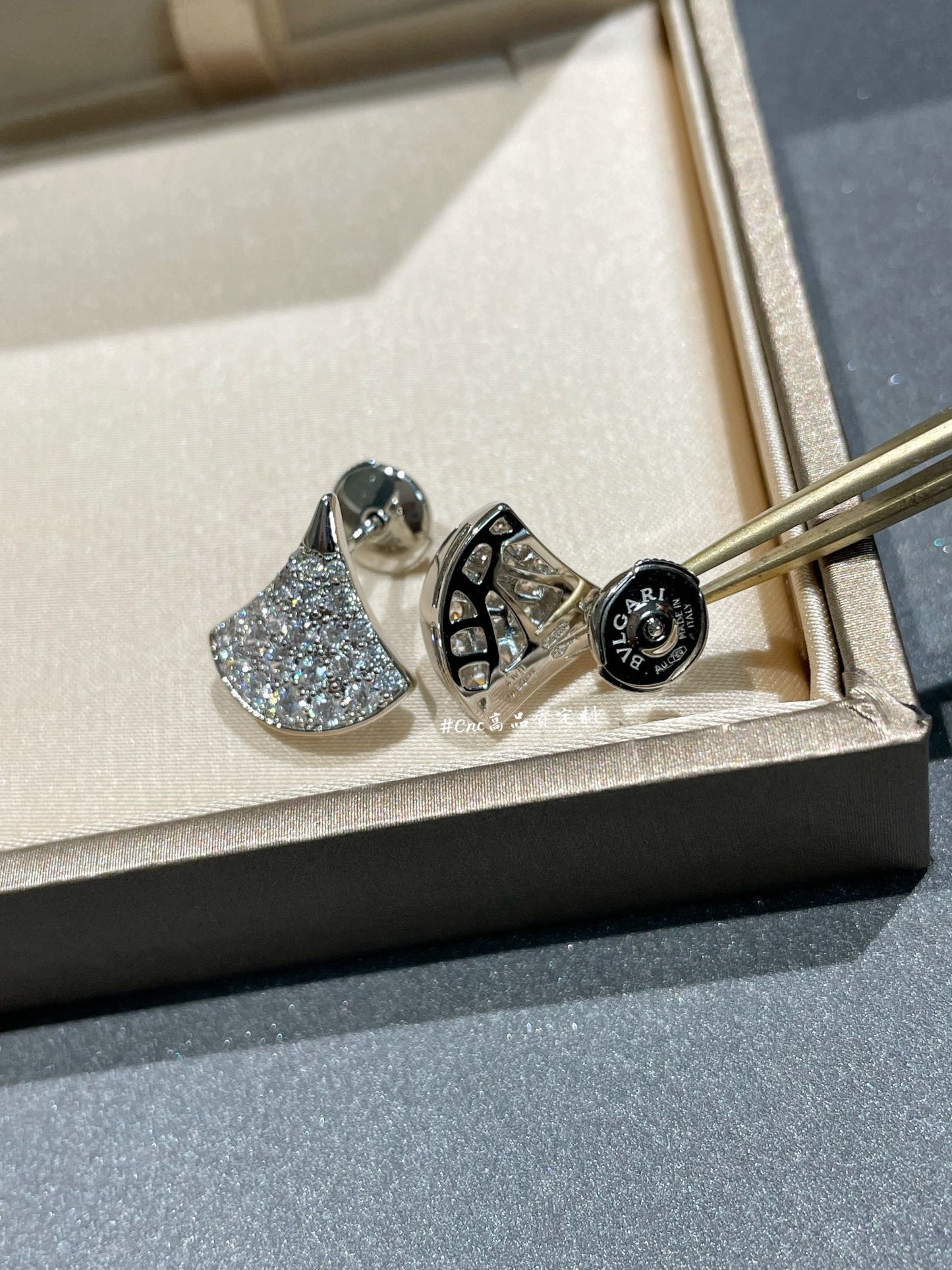 [Love's Uplift]DREAM STUD EARRINGS DIAMOND