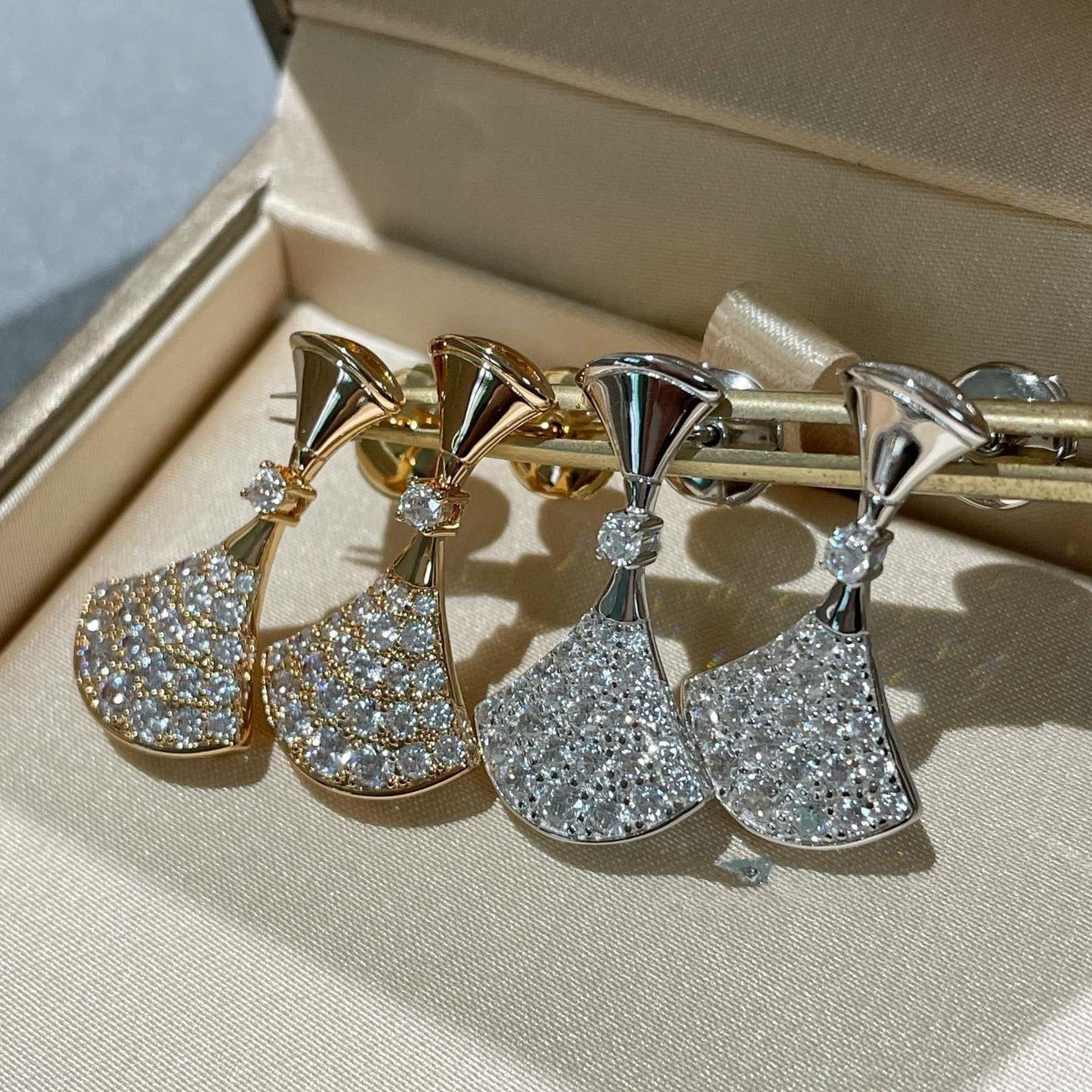 [Love's Uplift]DREAM EARRINGS DIAMOND