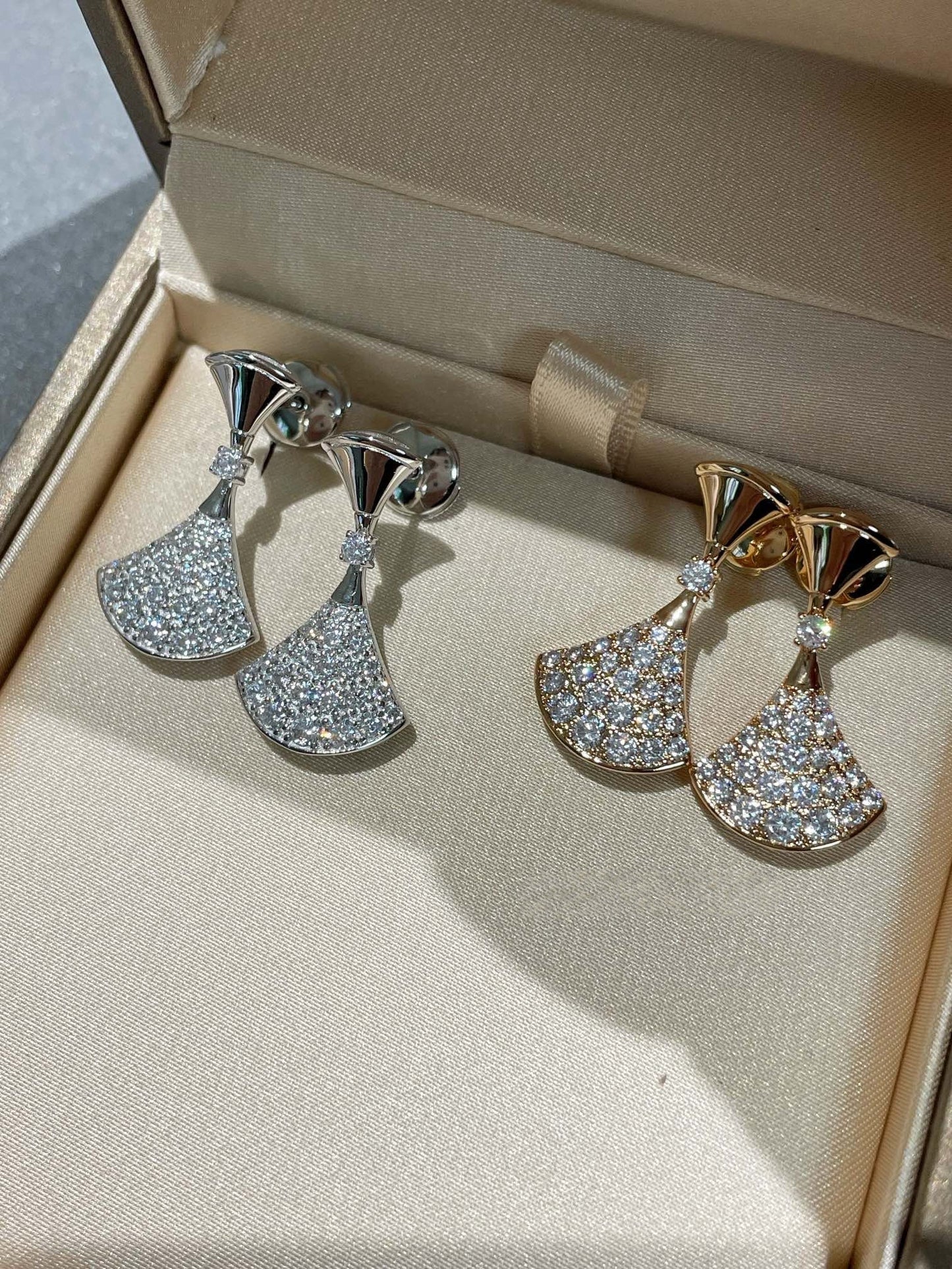[Love's Uplift]DREAM EARRINGS DIAMOND