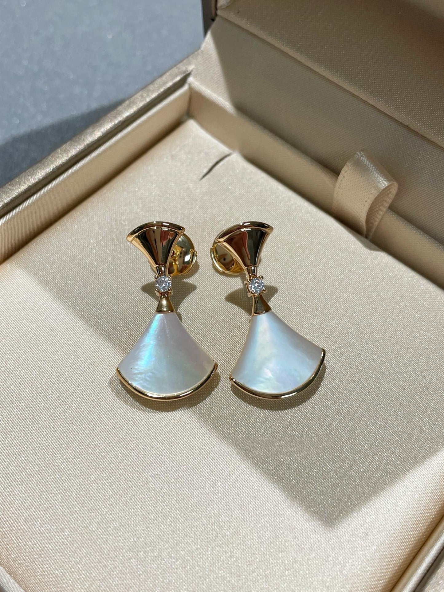 [Love's Uplift]DREAM MOP 1 DIAMOND EARRINGS