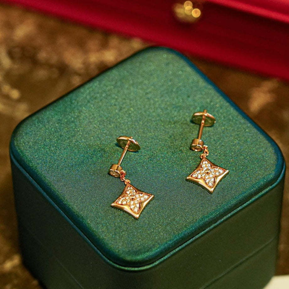 [Love's Uplift]STAR DIAMONDS EARRINGS GOLD