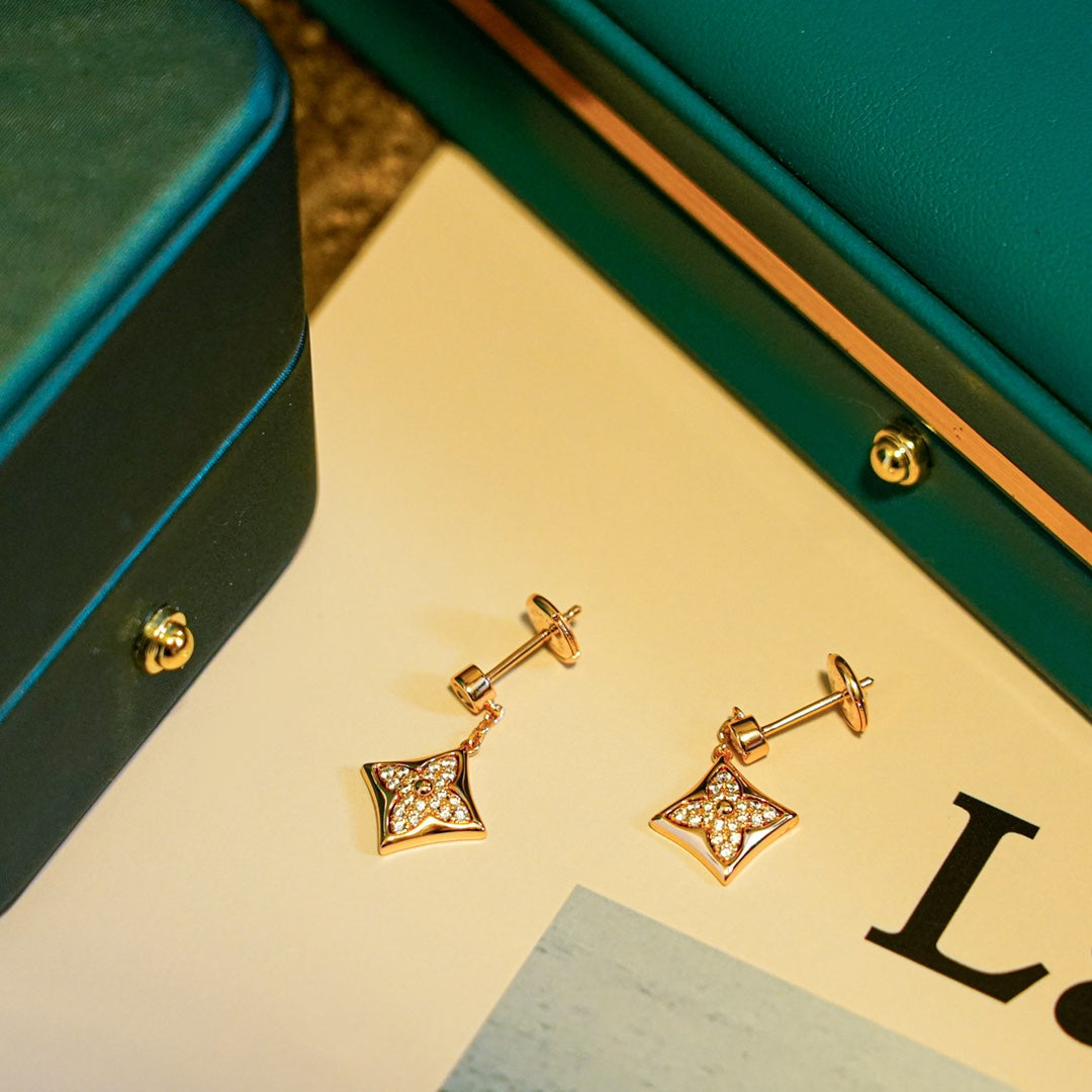 [Love's Uplift]STAR DIAMONDS EARRINGS GOLD