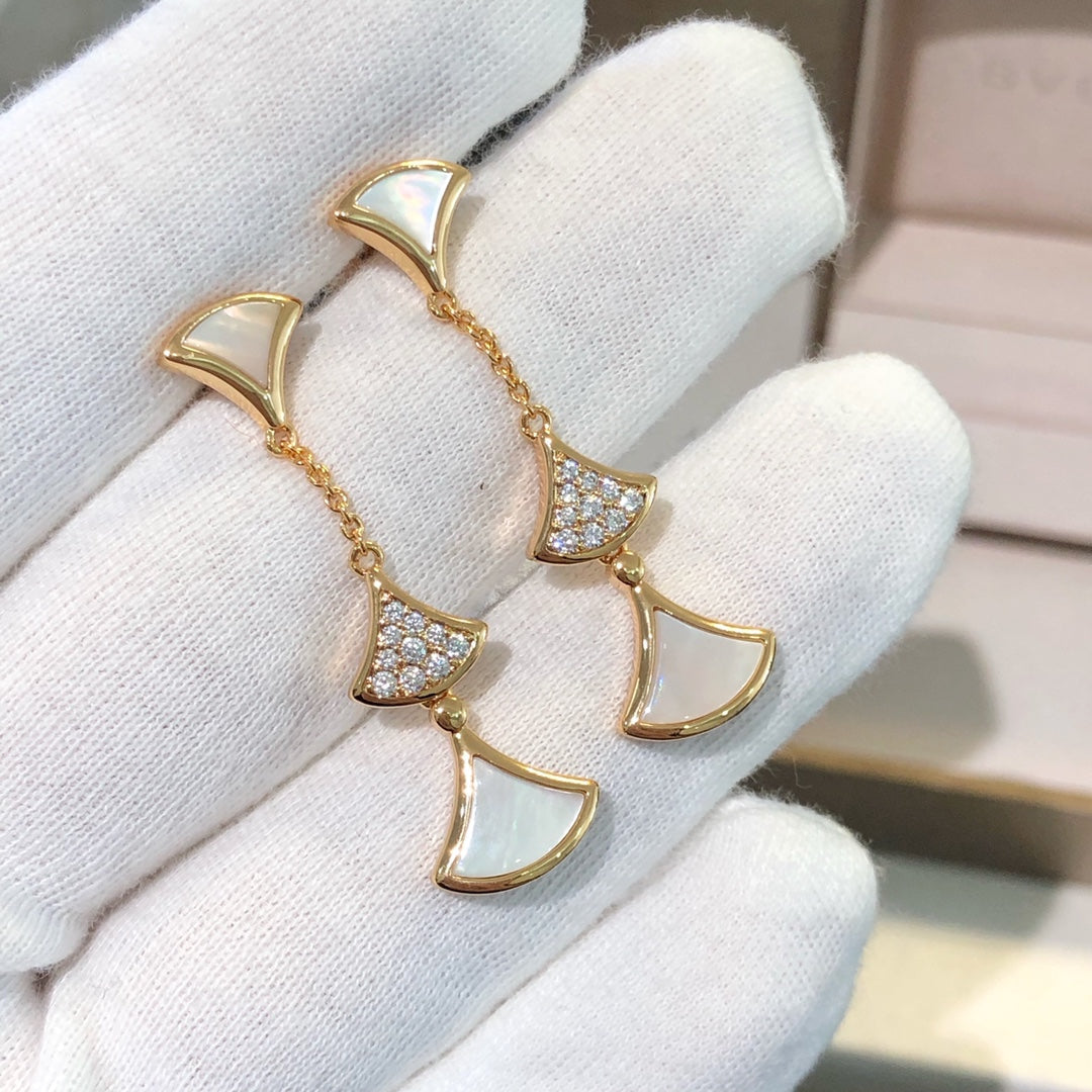 [Love's Uplift]DREAM EARRINGS 3 MOTIFS DIAMOND MOP PINK GOLD